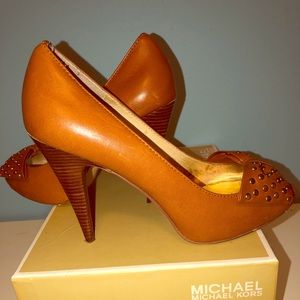 Michael Kors pumps